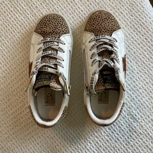 Vintage Havana girl sneaker size 1.5